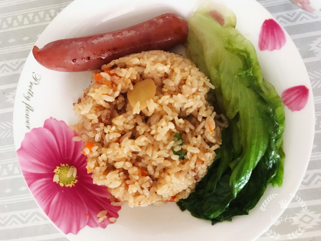 胡萝卜鸡腿焖饭