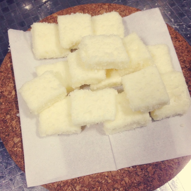 椰丝牛奶小方糕