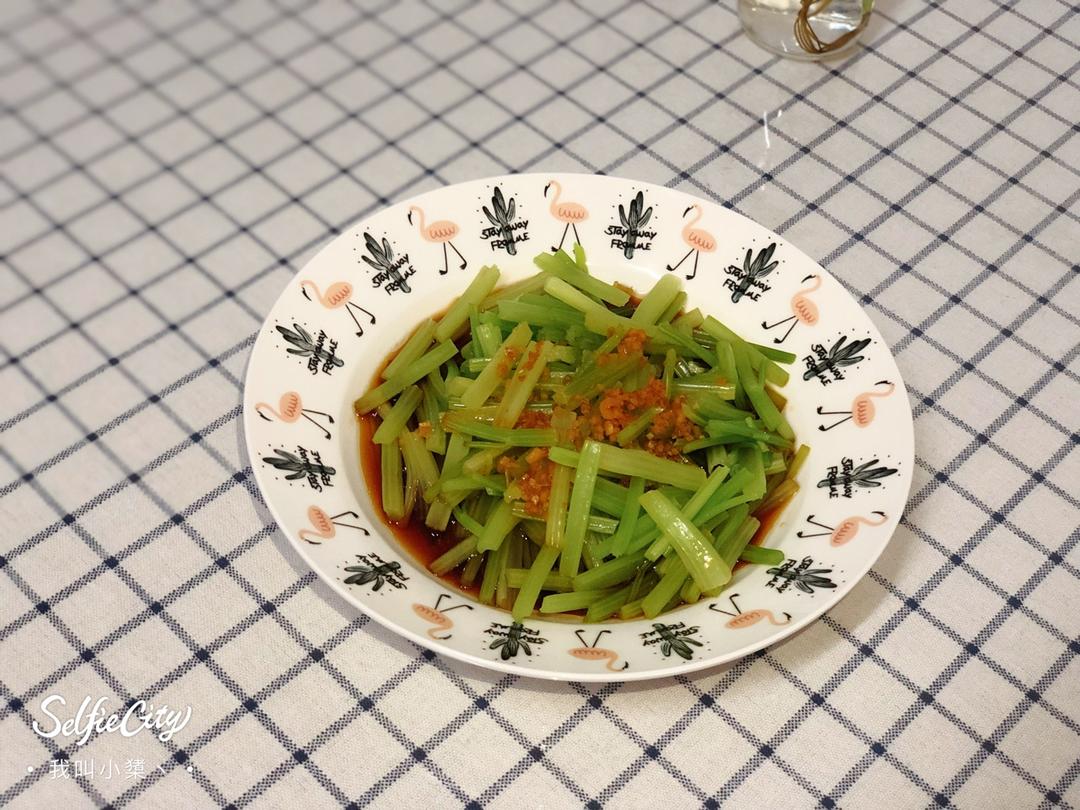 凉拌芹菜（简洁版）