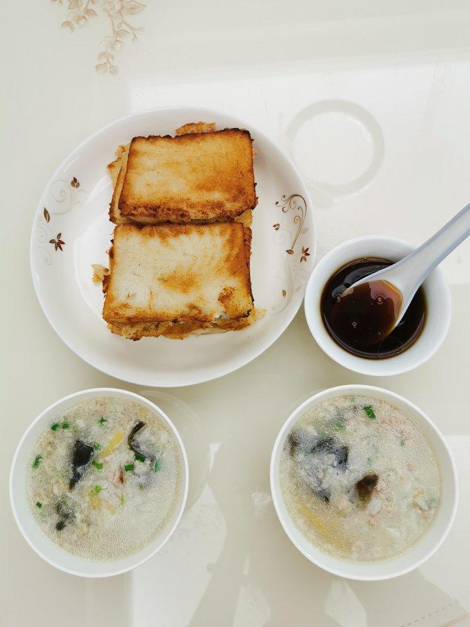 堂妈小厨——超好喝的皮蛋瘦肉粥