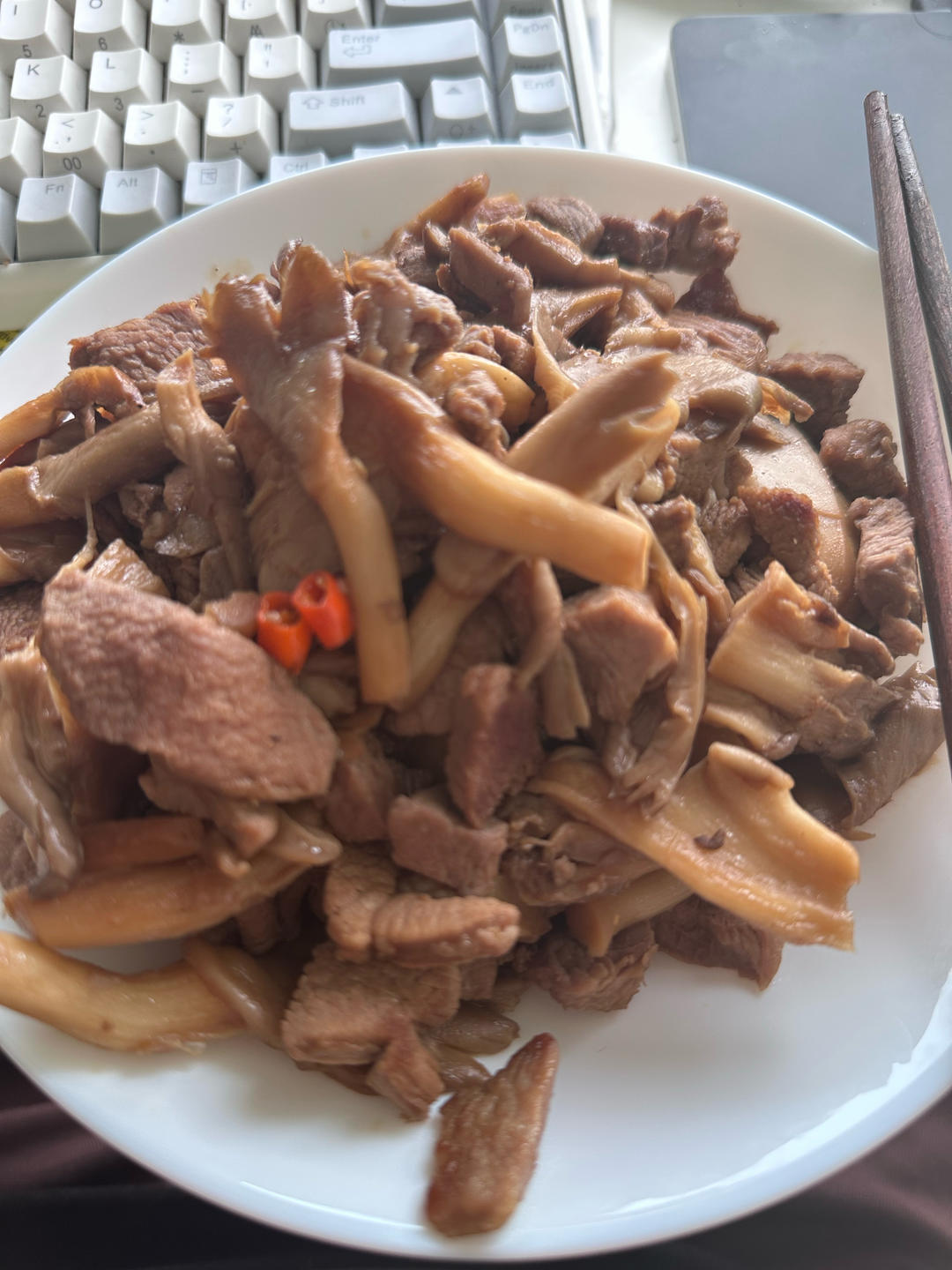 平菇炒肉片