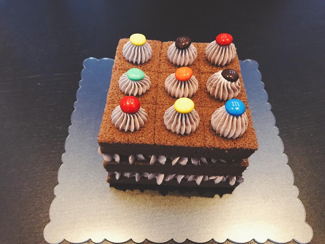 可可方形装饰蛋糕