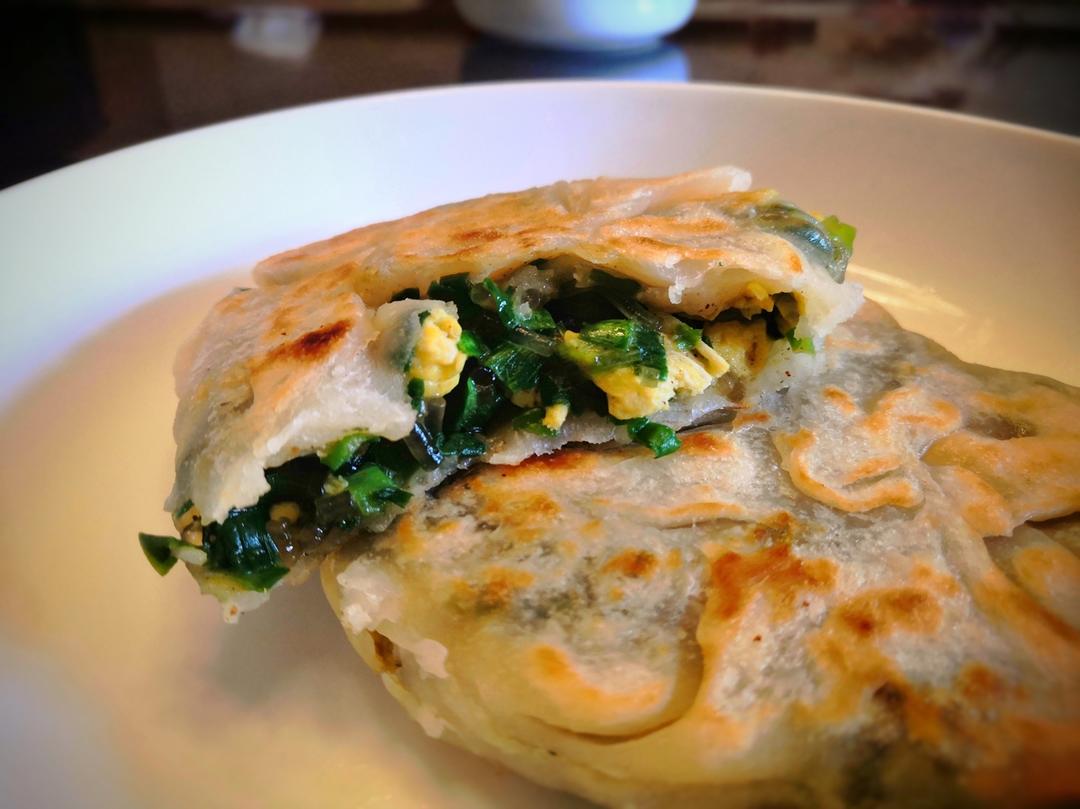万能饼皮韭菜鸡蛋馅饼，满满的馅大大咬一口