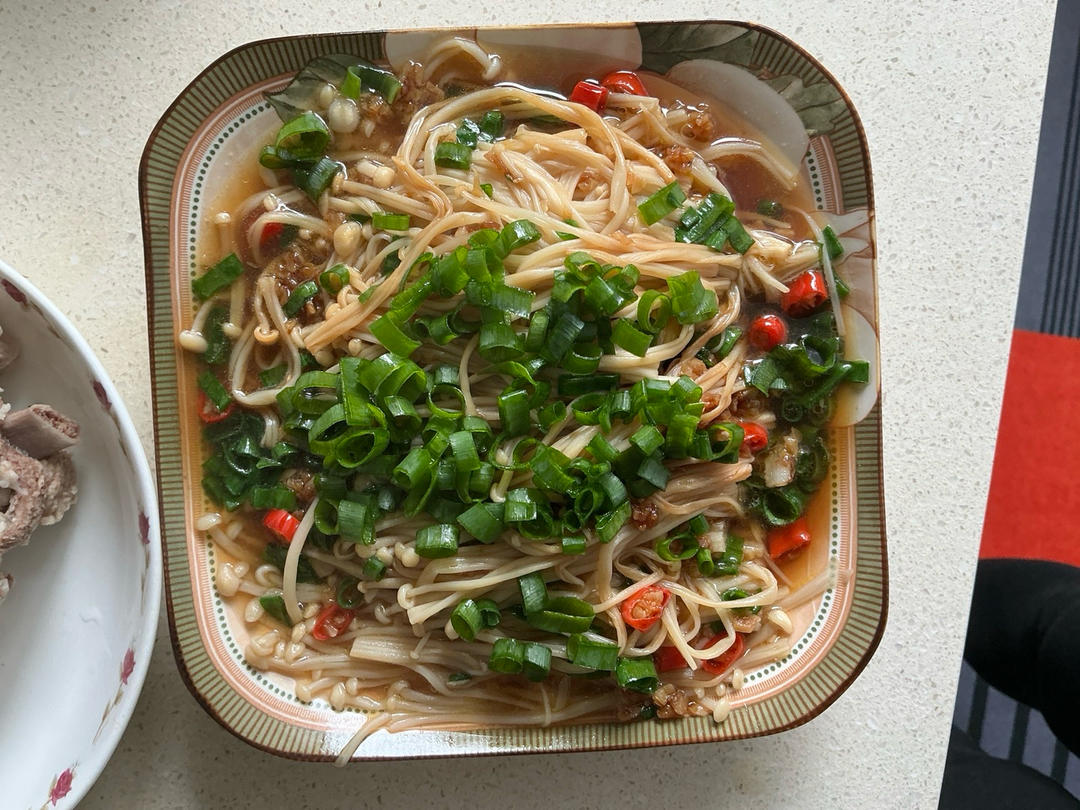 超级下饭的蒜蓉金针菇！好吃到爆