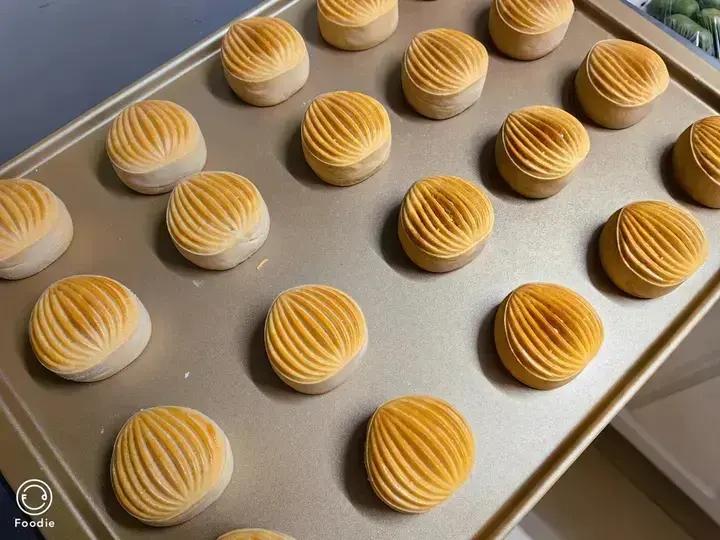 广式月饼—蛋黄莲蓉月饼