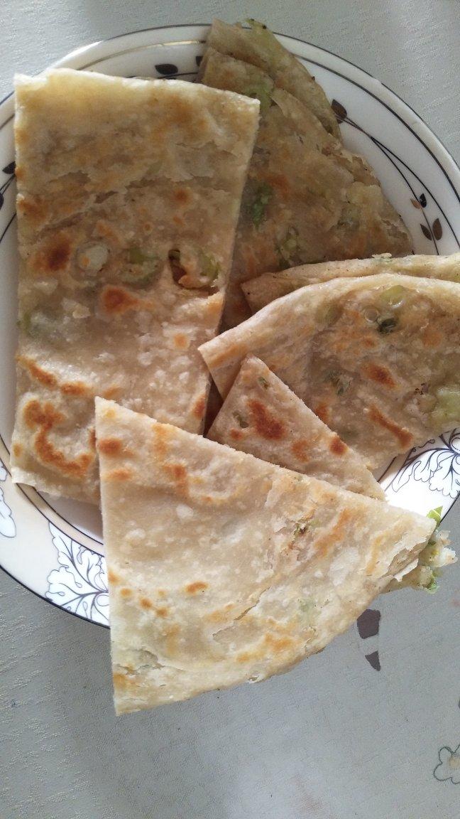 颜颜666666做的家庭版油酥葱油饼