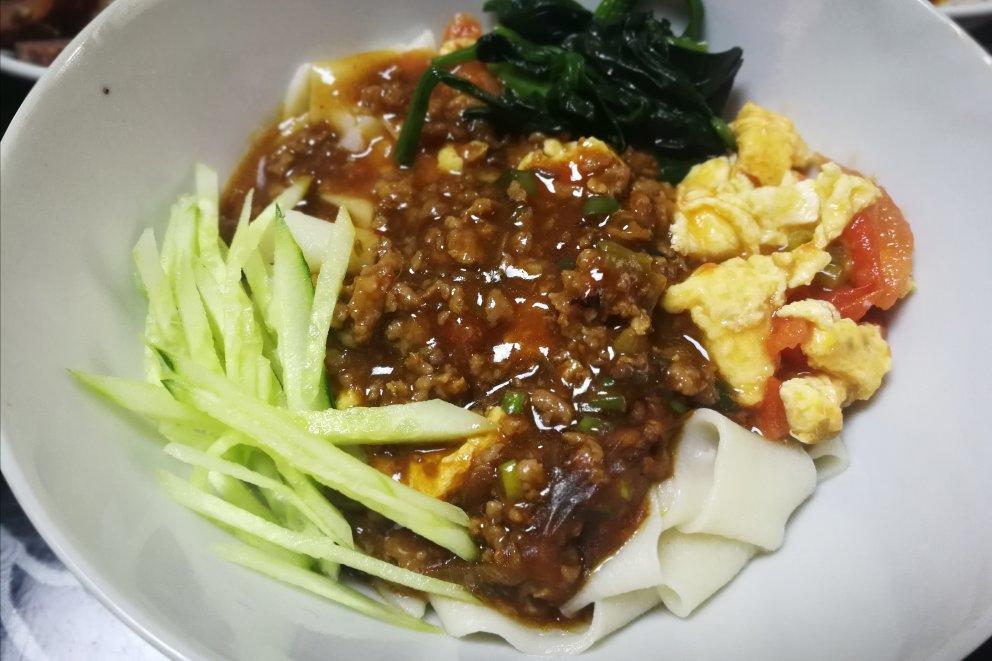 堂妈教你做油泼肉酱扯面