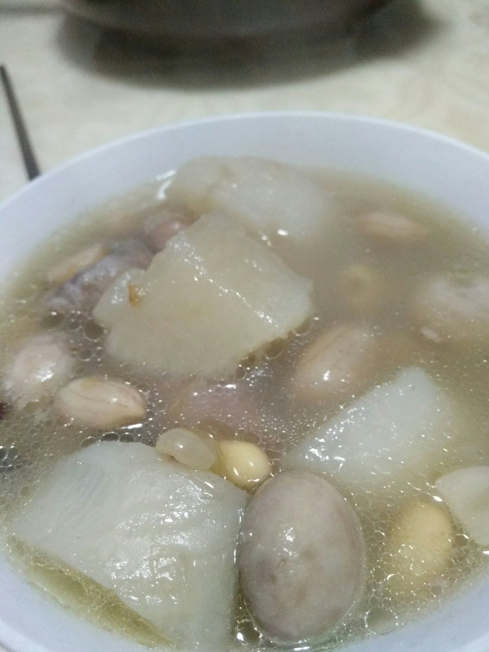 坤博砂锅炖花生猪脚汤