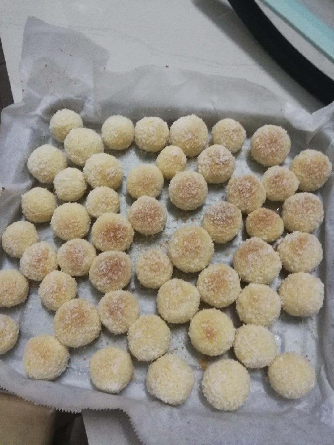 酥到人神共愤的超级酥香椰丝球 低糖版！简单快手