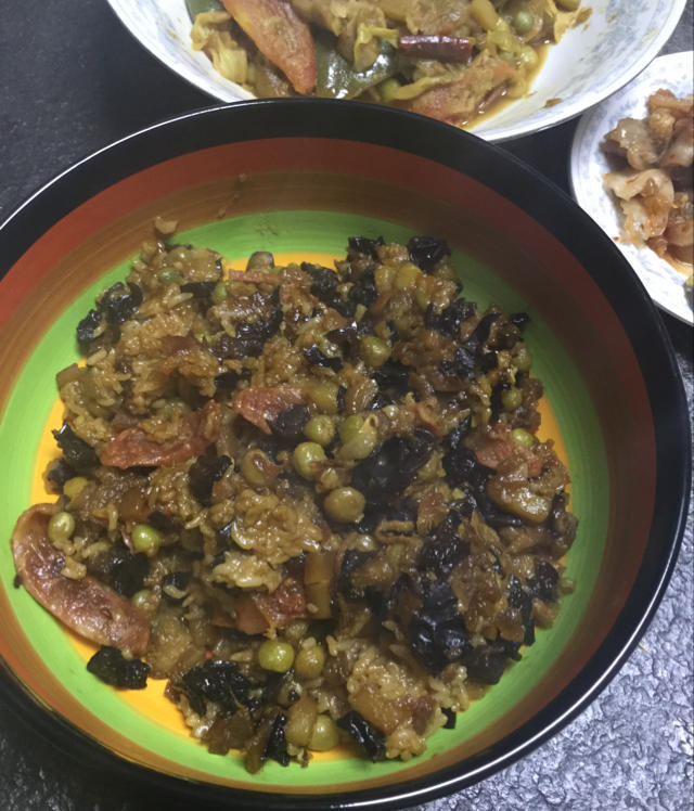 香菇腊肠煲仔饭（电饭煲）