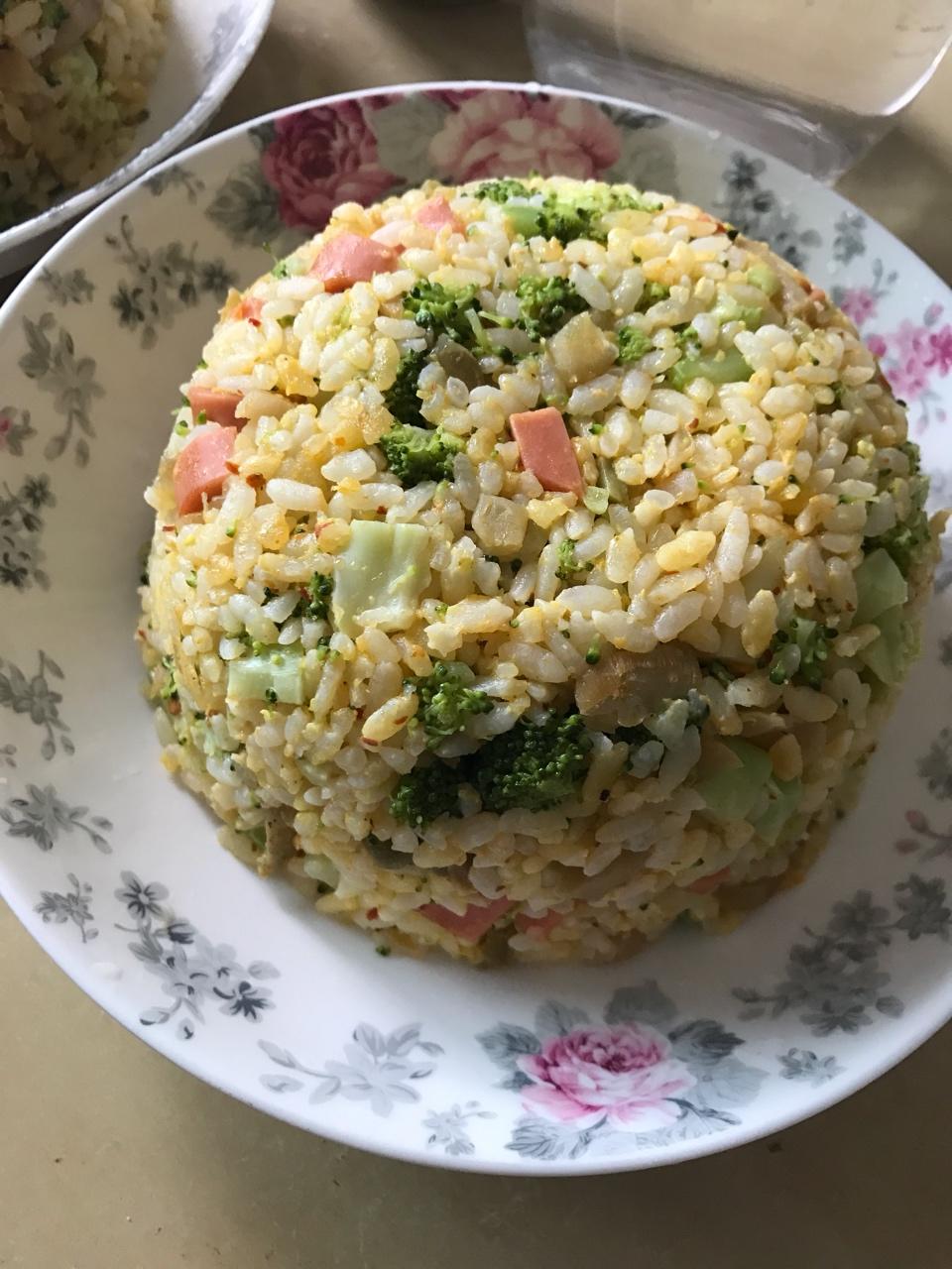 火腿鸡蛋炒饭