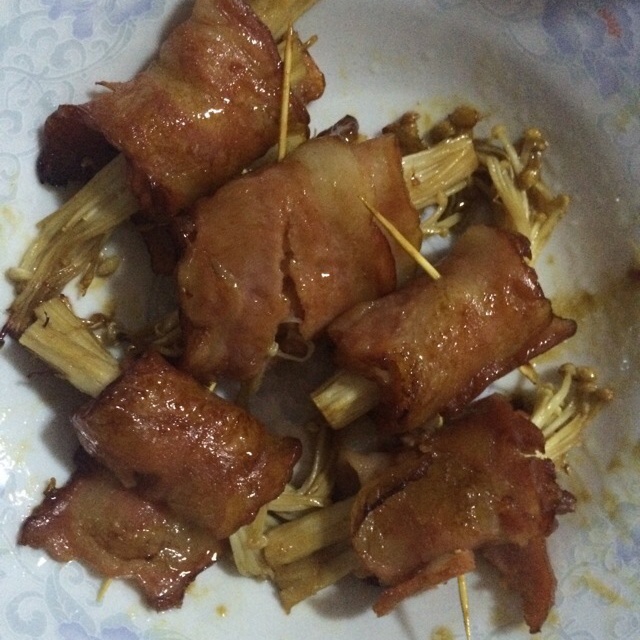 香烤培根金针菇卷