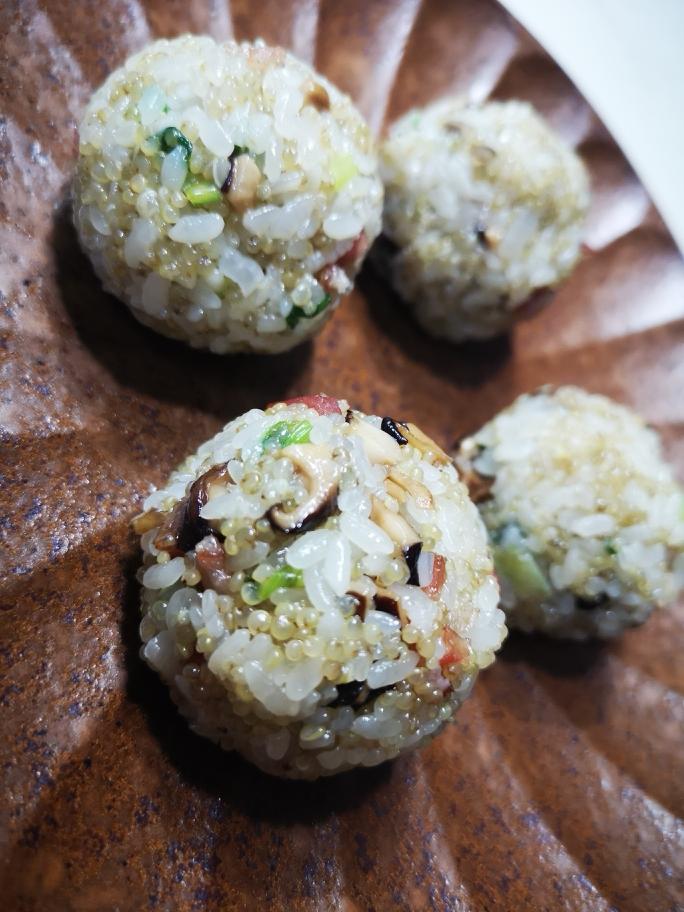 藜麦饭团