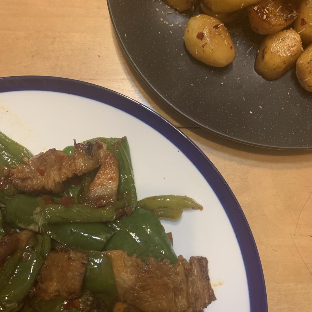 成都人家里的青椒回锅肉