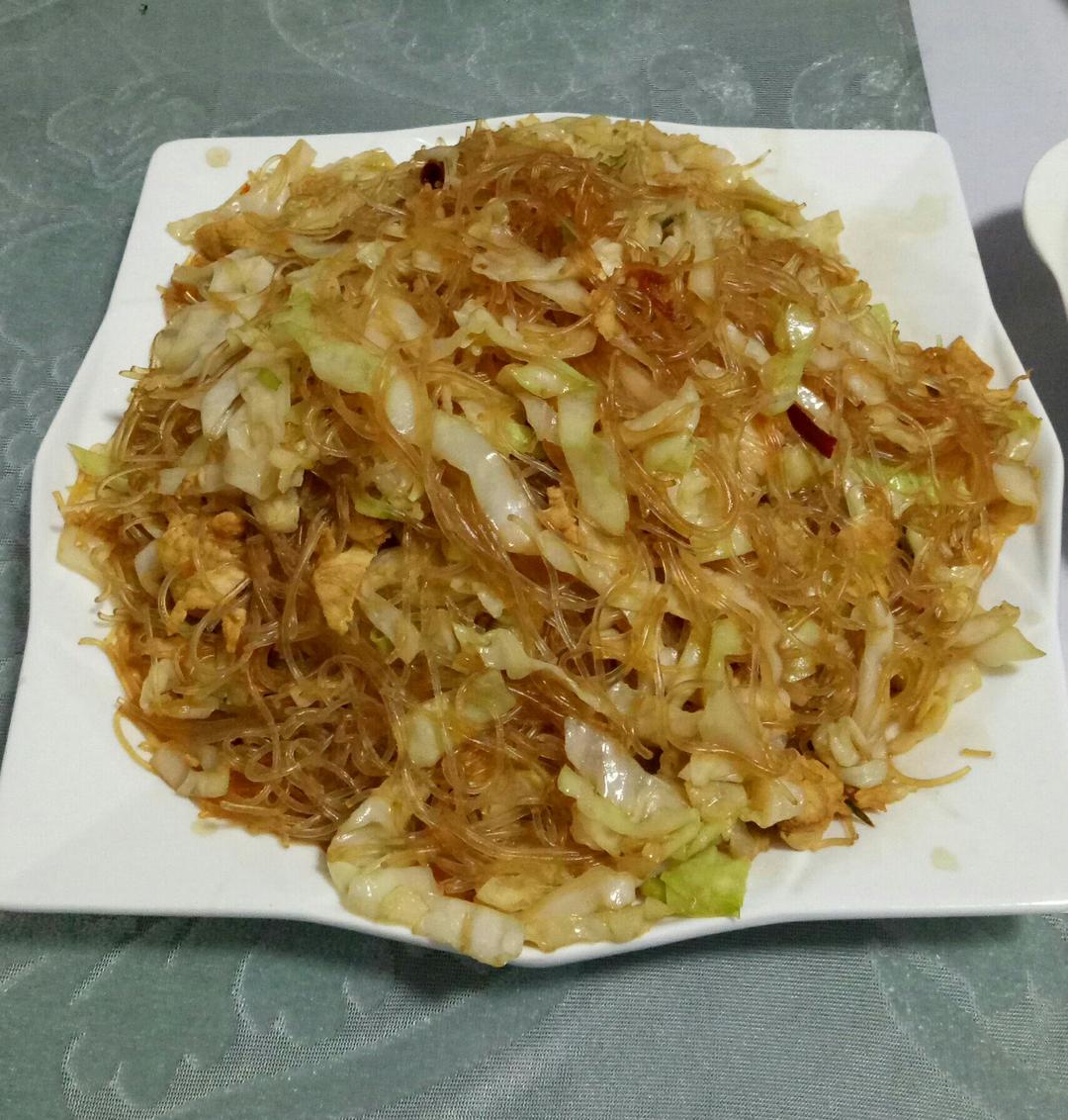 包菜粉丝炒鸡蛋