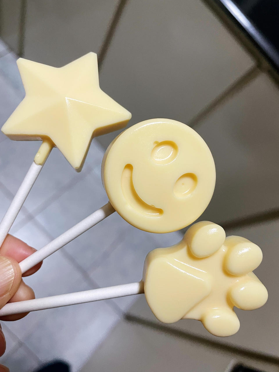 奶酪棒（秒杀市面上的妙可蓝多、女儿每天至少吃两支）
