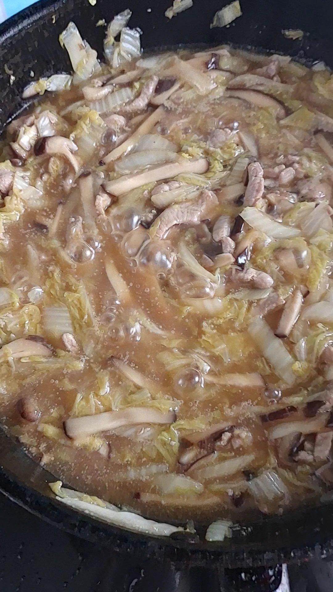 传统春卷的三部曲(黄芽菜香菇肉丝馅)