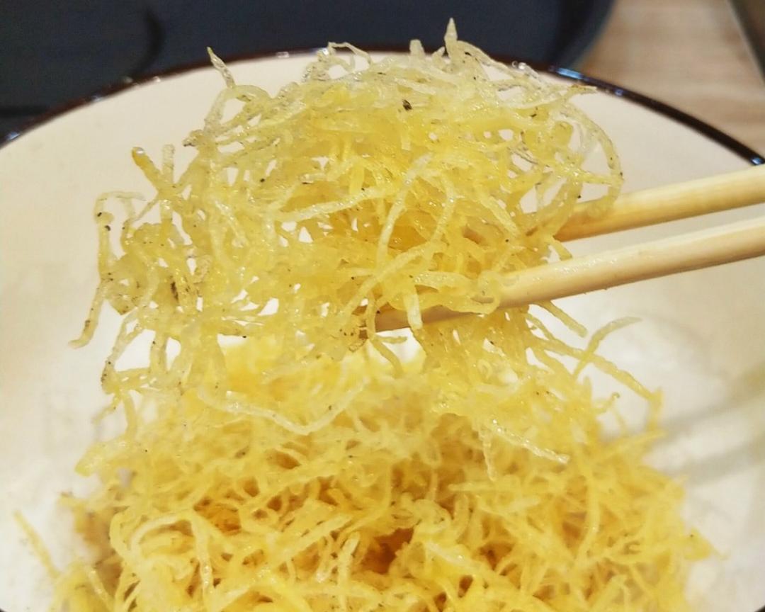 炸土豆丝，丝丝金黄，酥香可口的做法
