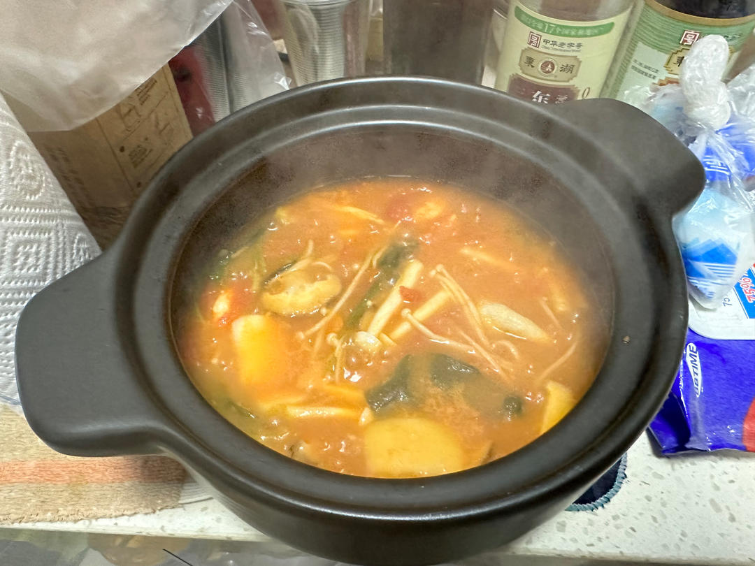 不加一滴水的番茄虾仁浓汤，鲜美浓郁~