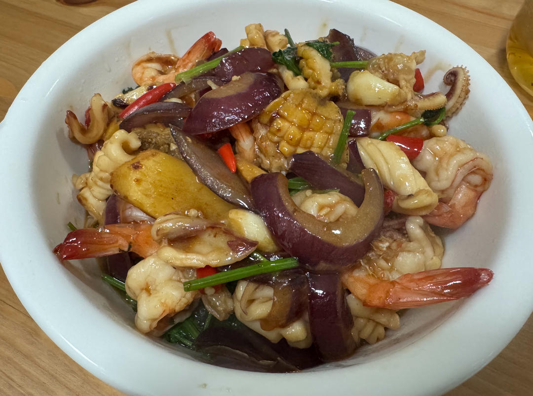 广式海鲜啫啫煲食谱给大家挖来啦，成功率百分百