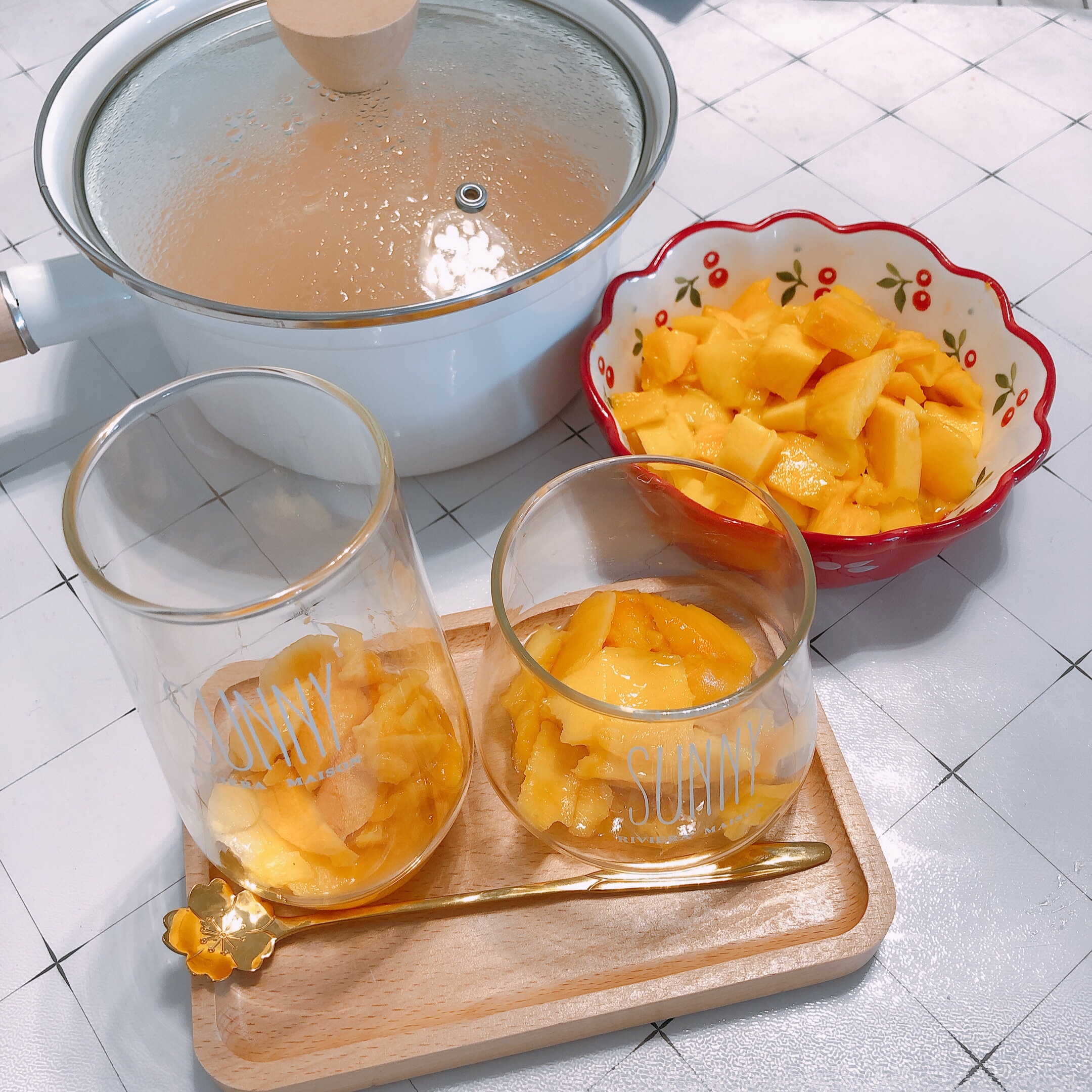 芒果🥭椰汁🥥西米露🍧周末的正确打开方式🔆🍃的做法 步骤7