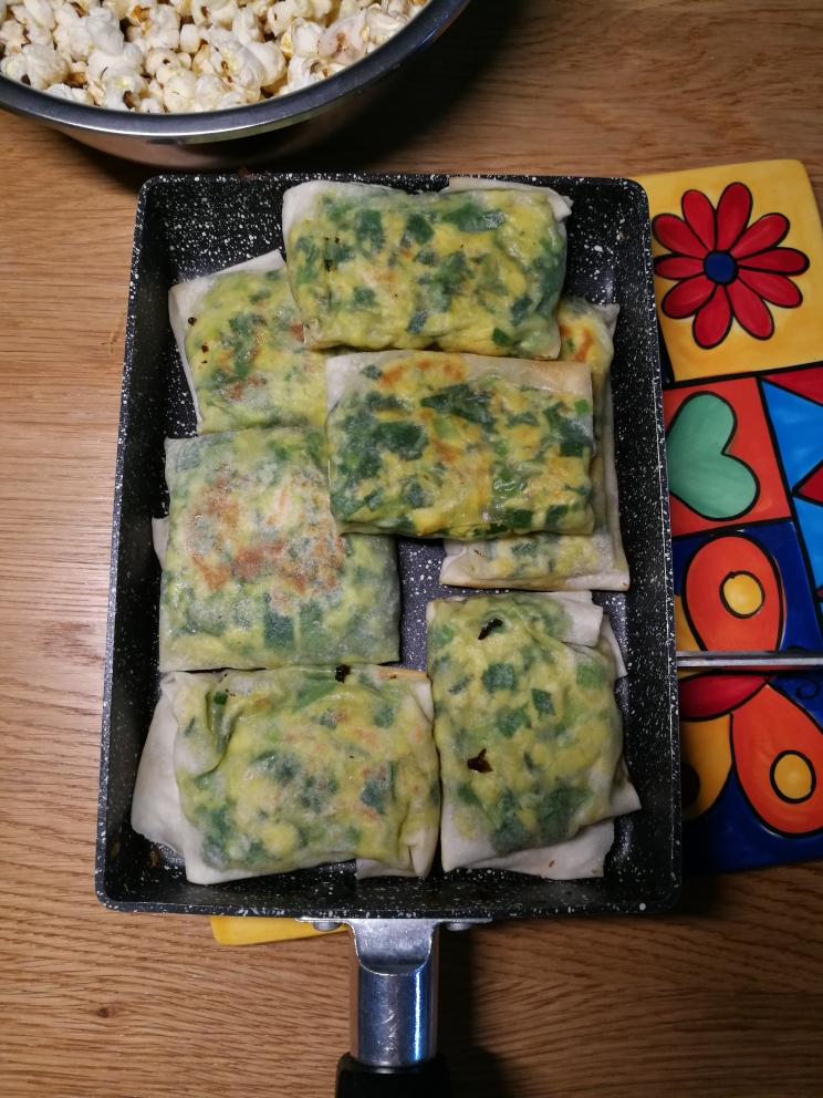 春卷皮韭菜盒子的做法 步骤1