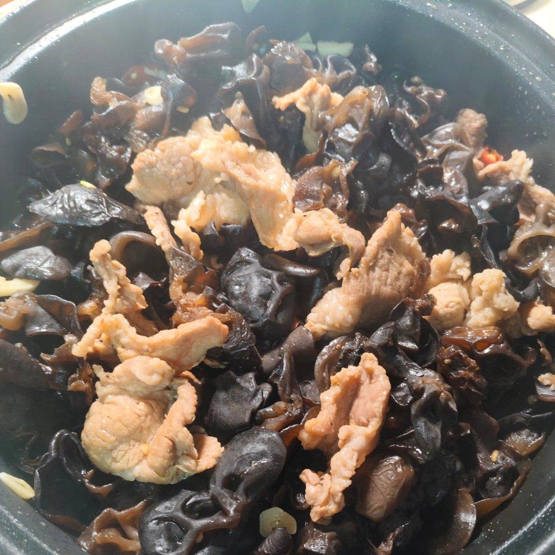 超简单家常木耳炒肉