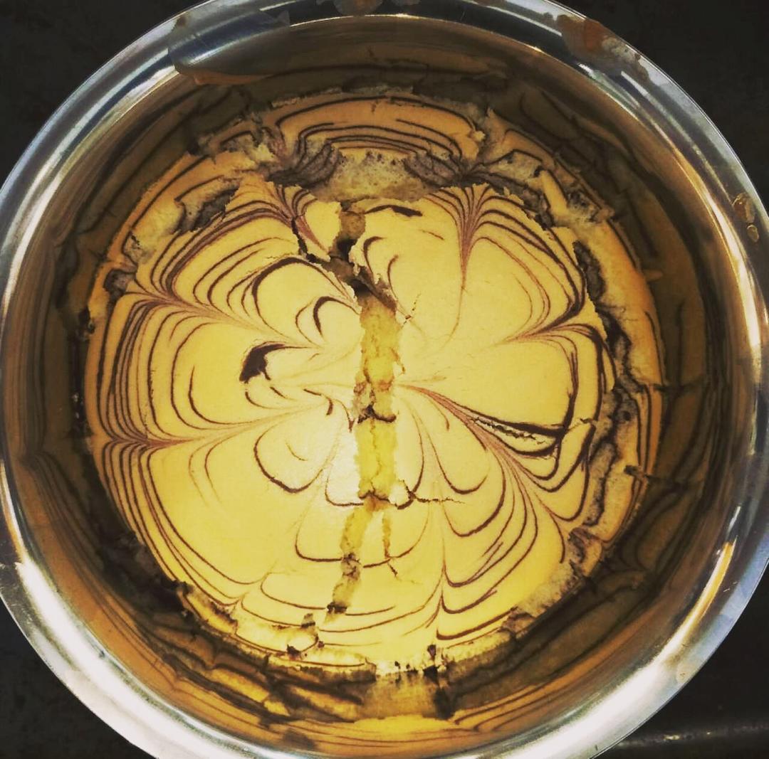 双色拉花戚风蛋糕