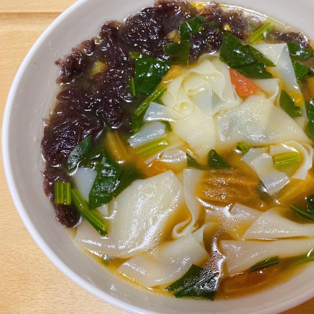 薇如mogu做的酸汤面叶