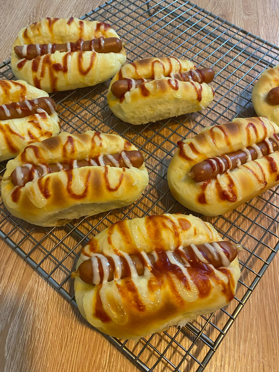 一个面团撑起一家店的台式面包—香肠面包