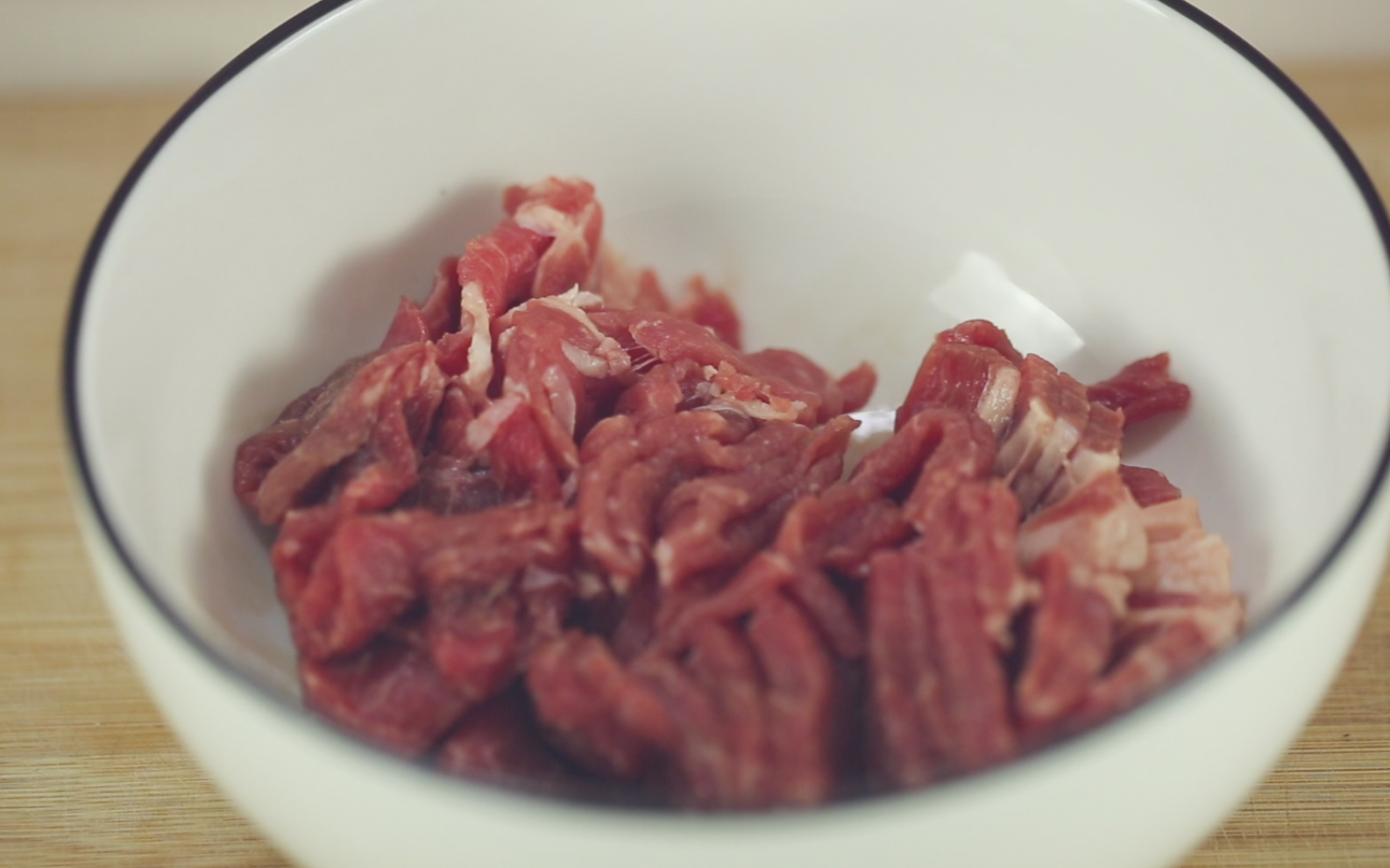 【韩式烤牛肉(Bulgogi)】 简单又好吃的做法，你值得拥有的做法 步骤4