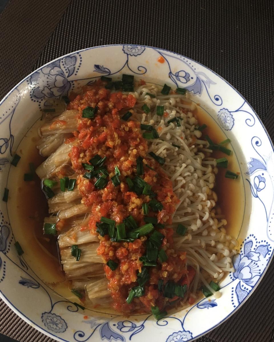 剁椒金针菇