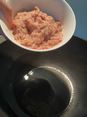 快手饭扫光-鸡米芽菜的做法 步骤5