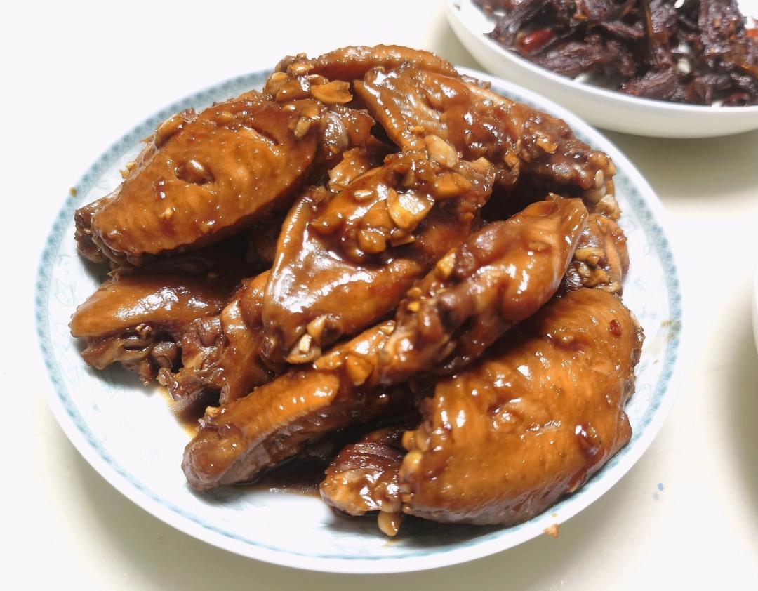 不要再可乐鸡翅了，求求你试试蒜香鸡翅吧，香味捅破天花板！