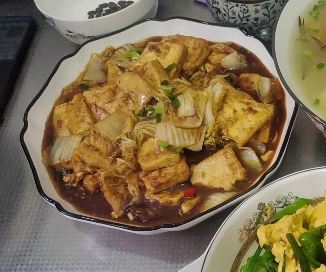 暖乎乎的娃娃菜烧豆腐，最适合转凉的天暖胃