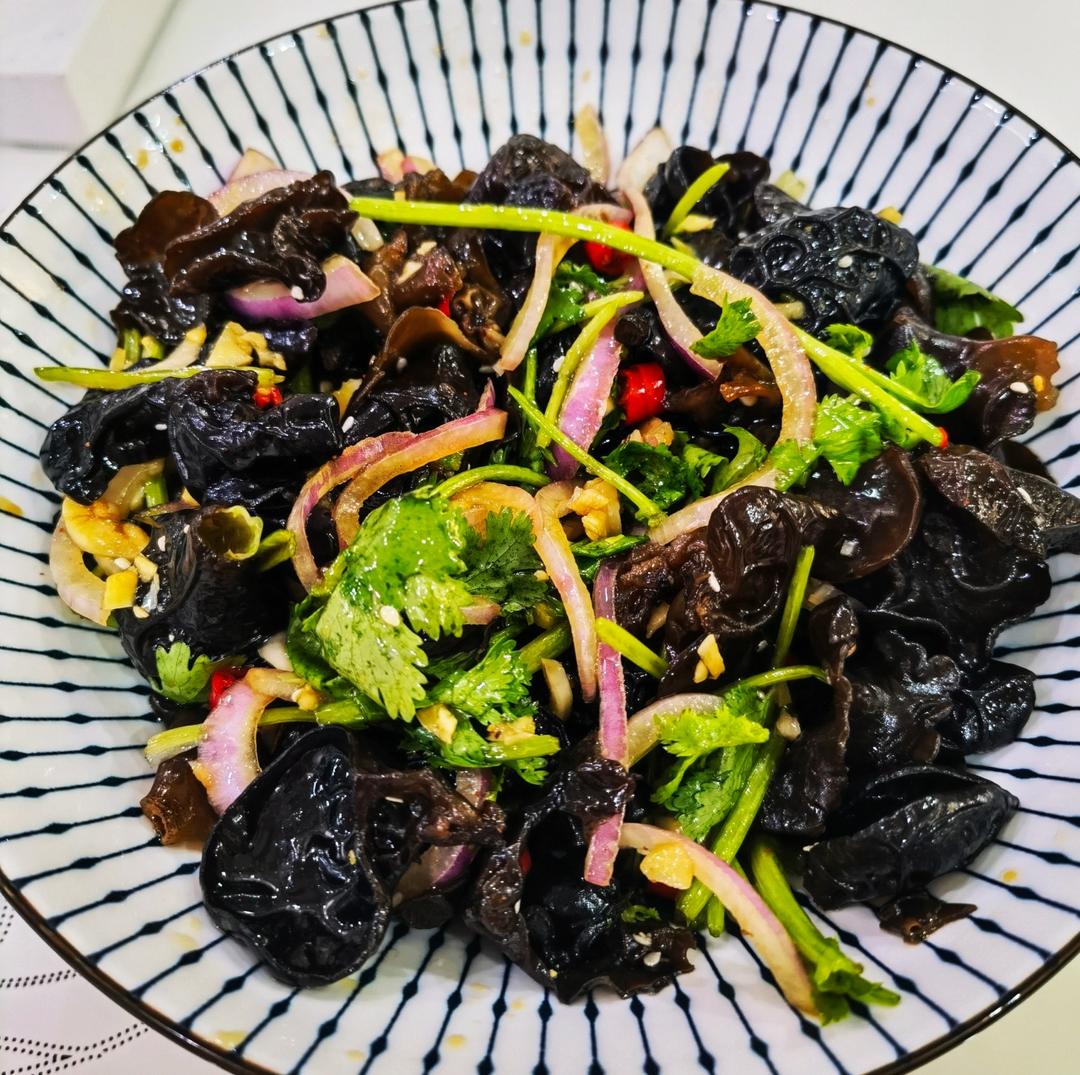 【凉拌木耳】按照我的做法，比饭店还好吃！调味汁是关键~好吃到停不下来