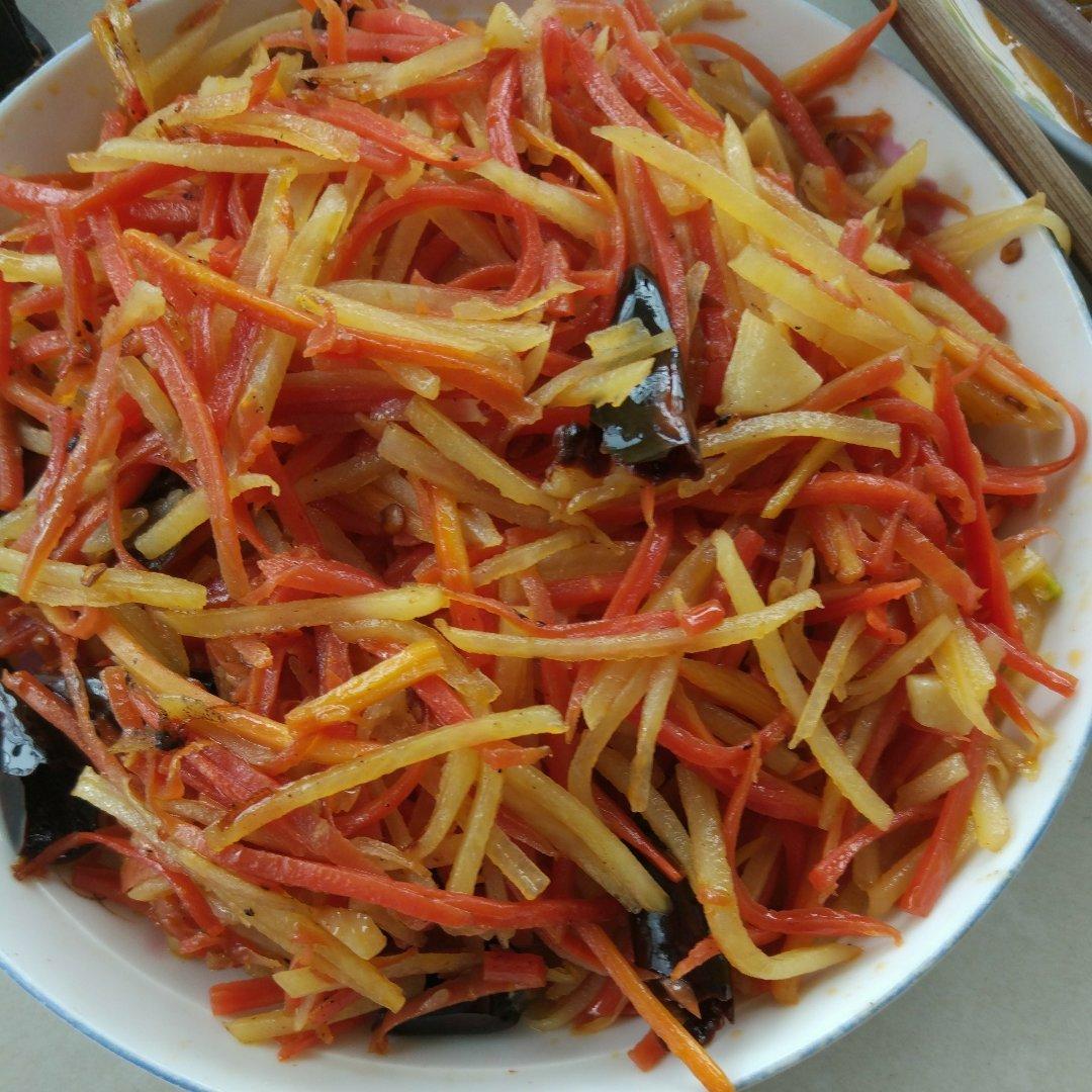 炒胡萝卜土豆丝