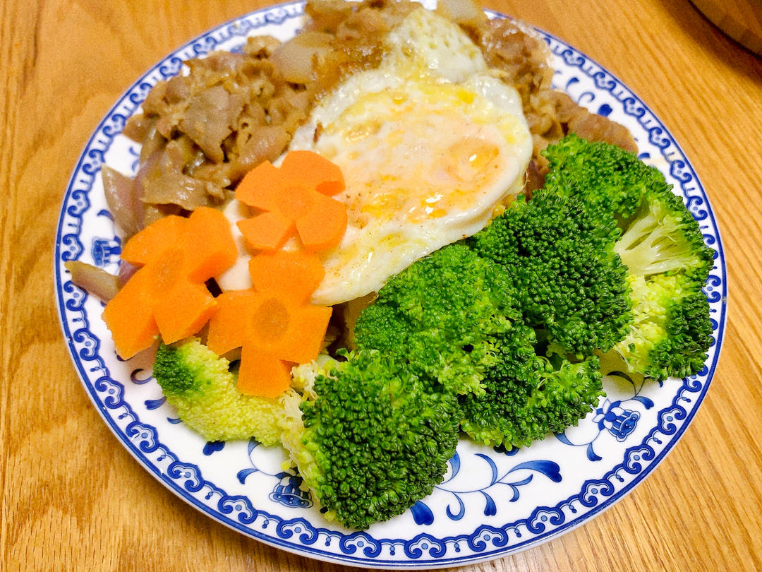 这大概是最接近日料店的照烧肥牛饭了