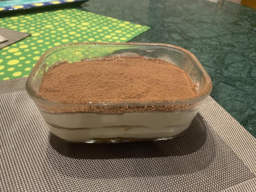 在欧洲学会的经典版提拉米苏