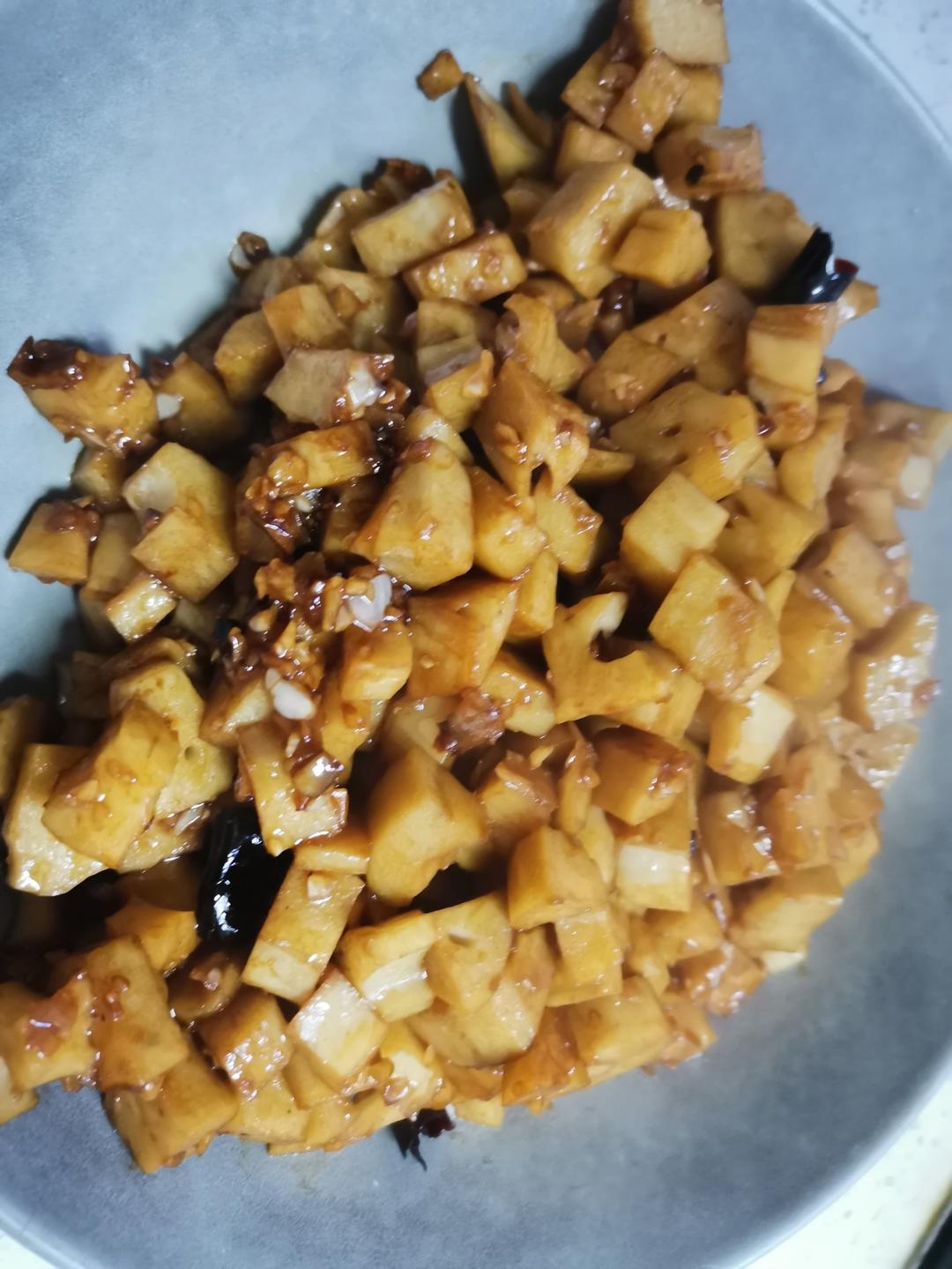 家常快手菜小炒藕丁真香