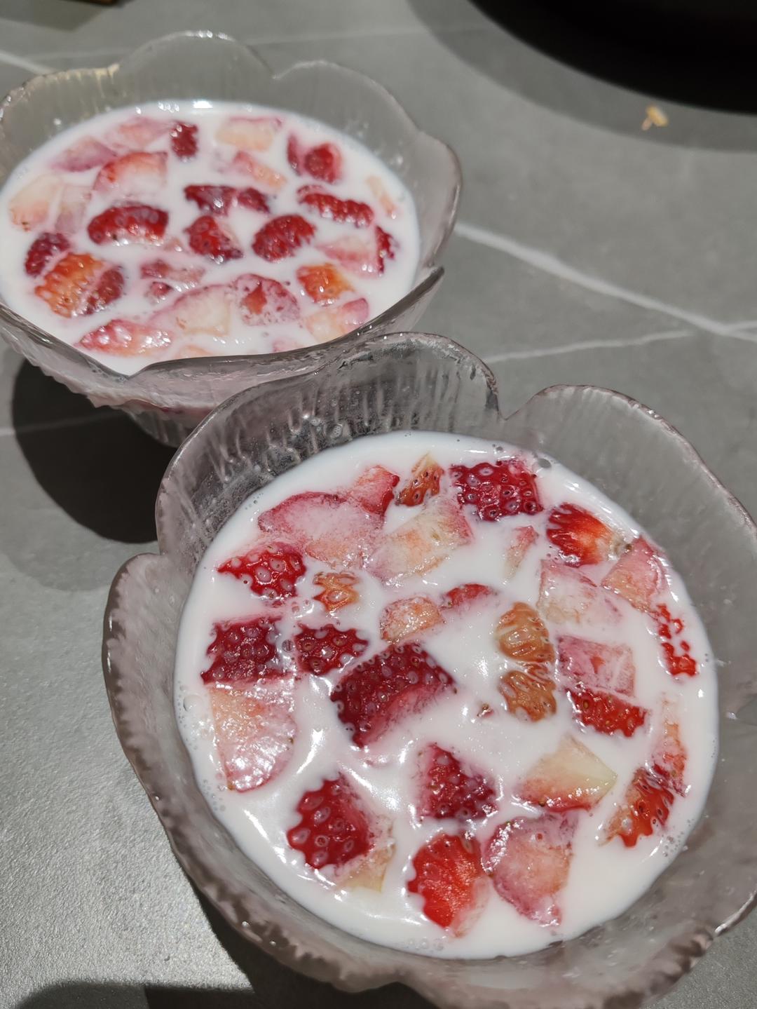 草莓椰奶冻