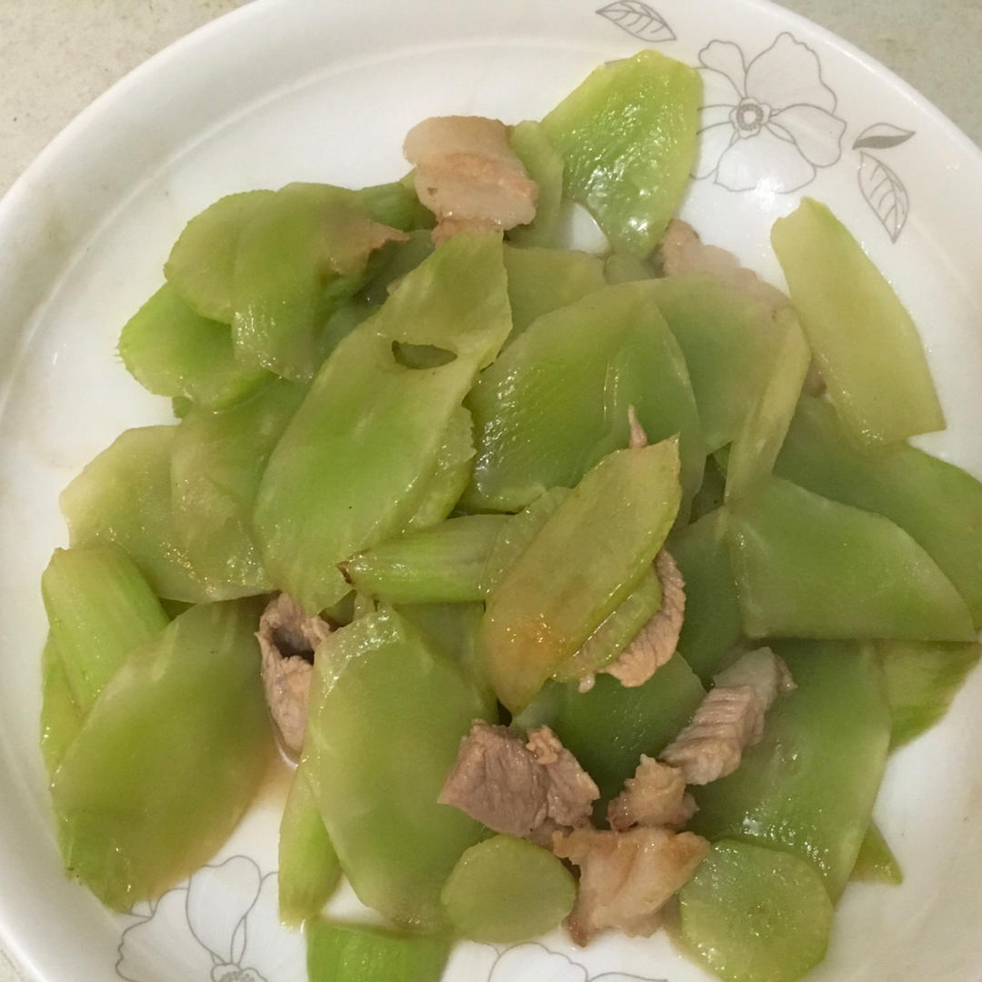 莴笋炒肉片
