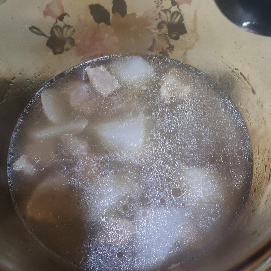 萝卜牛腩汤【11月北鼎珐琅锅食谱】