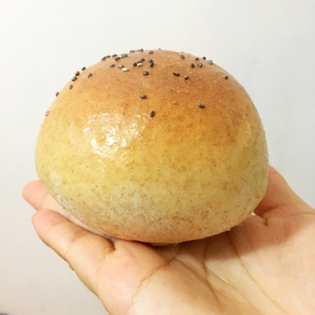 巨蛋牛奶面包