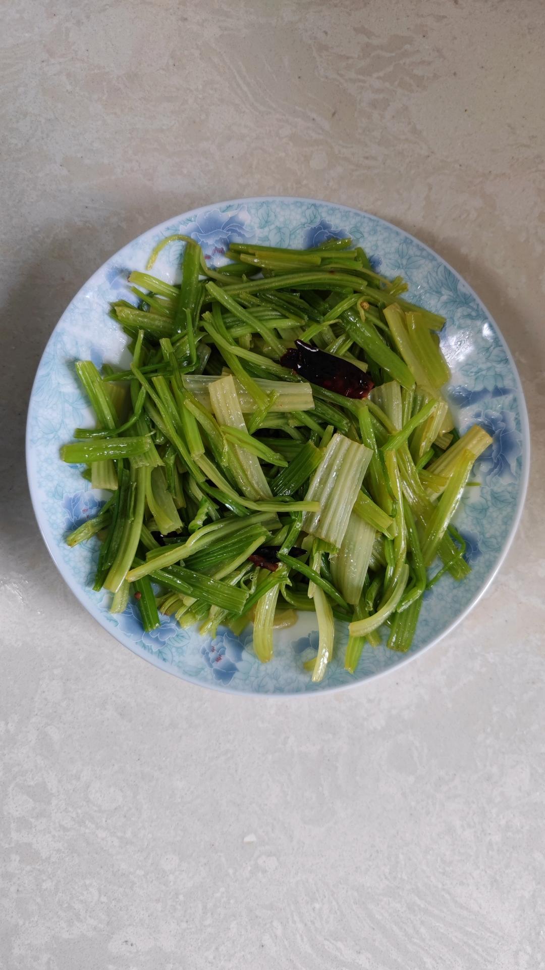 素炒芹菜