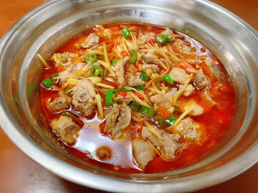 厨师长教你：自贡名菜“鲜锅兔”的家常做法，味道很赞先收藏起来