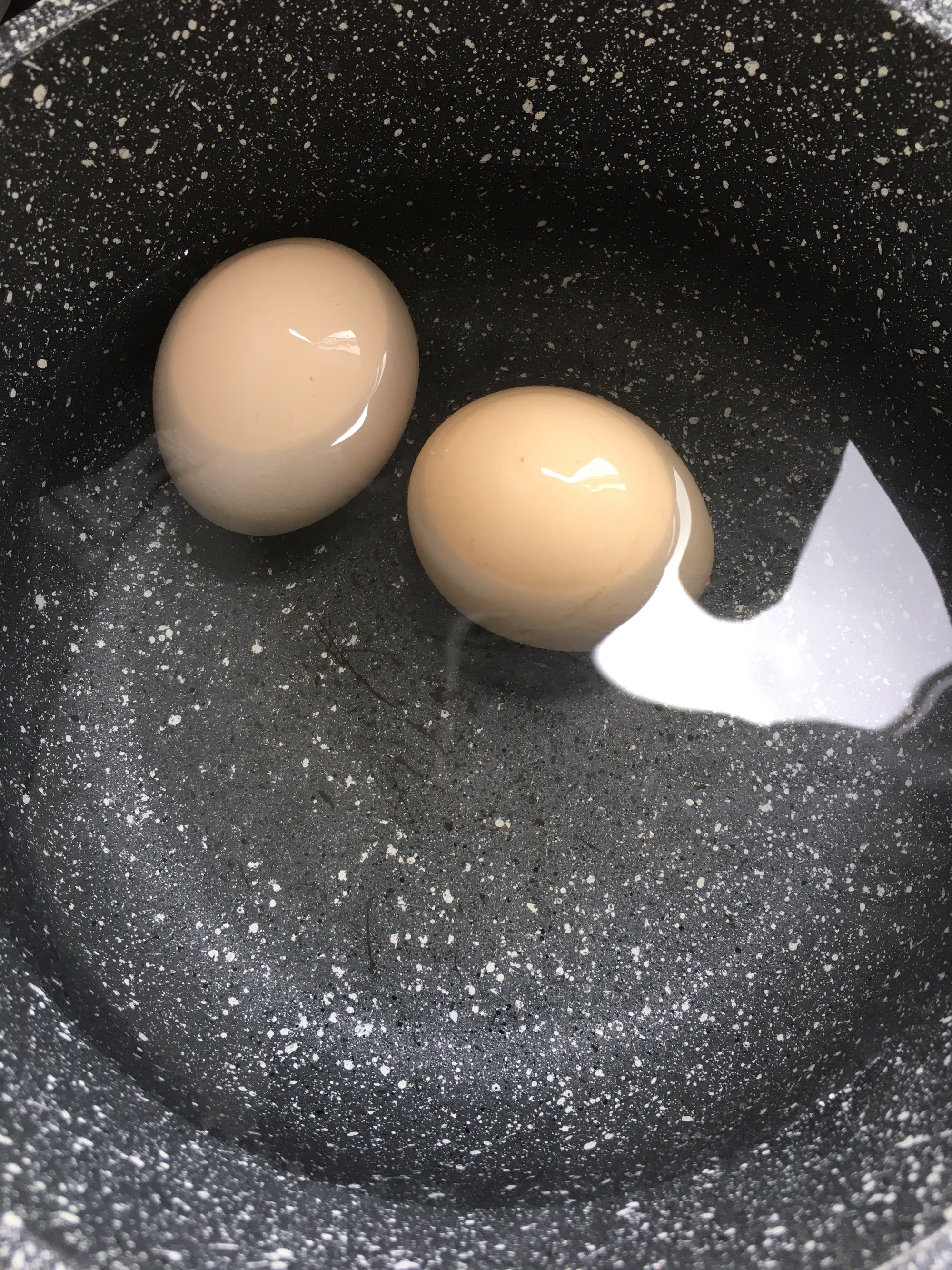 如何正确煮水煮蛋的做法 步骤1