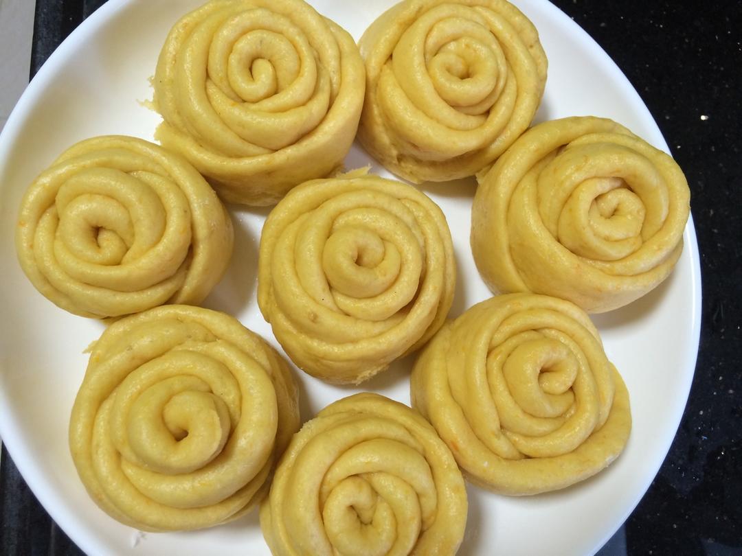 新手也可以--详解如何做出人见人爱、金黄的南瓜馒头