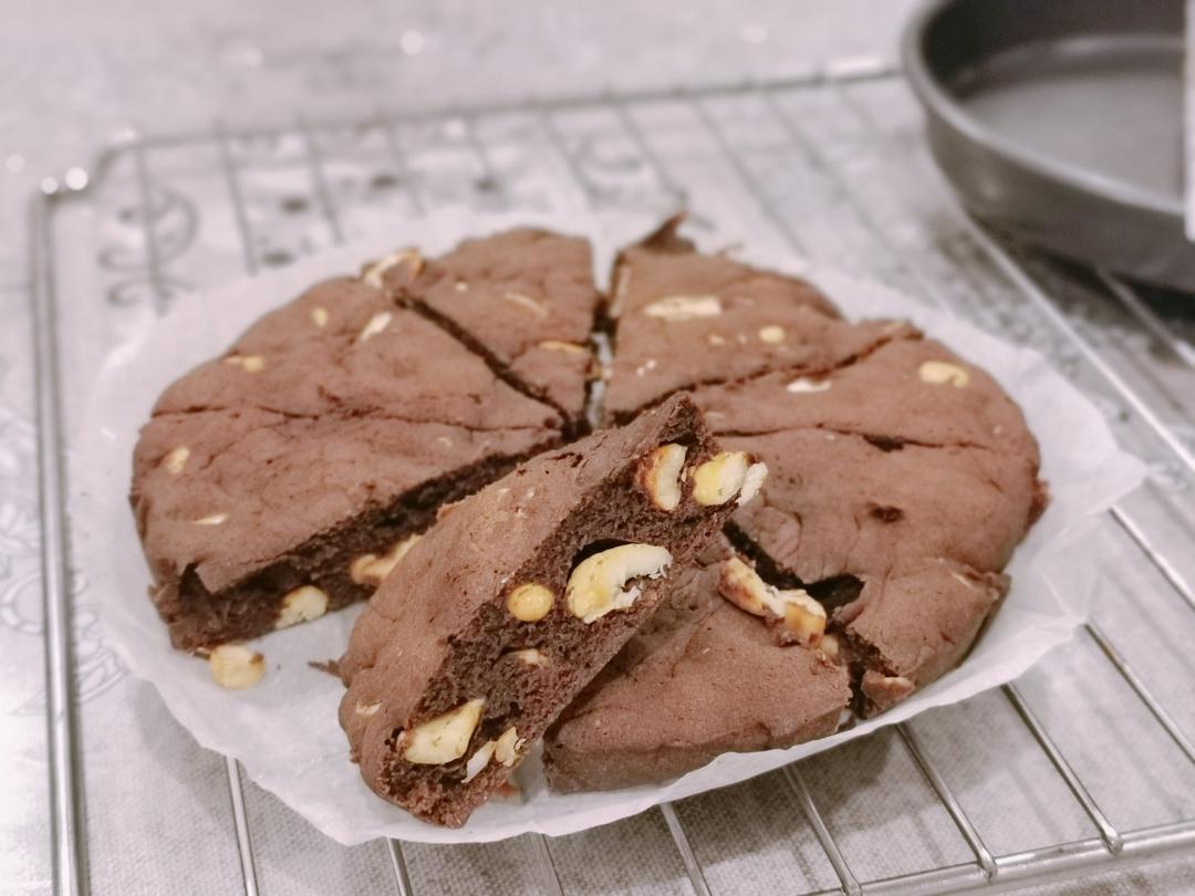 香味浓郁的巧克力布朗尼蛋糕