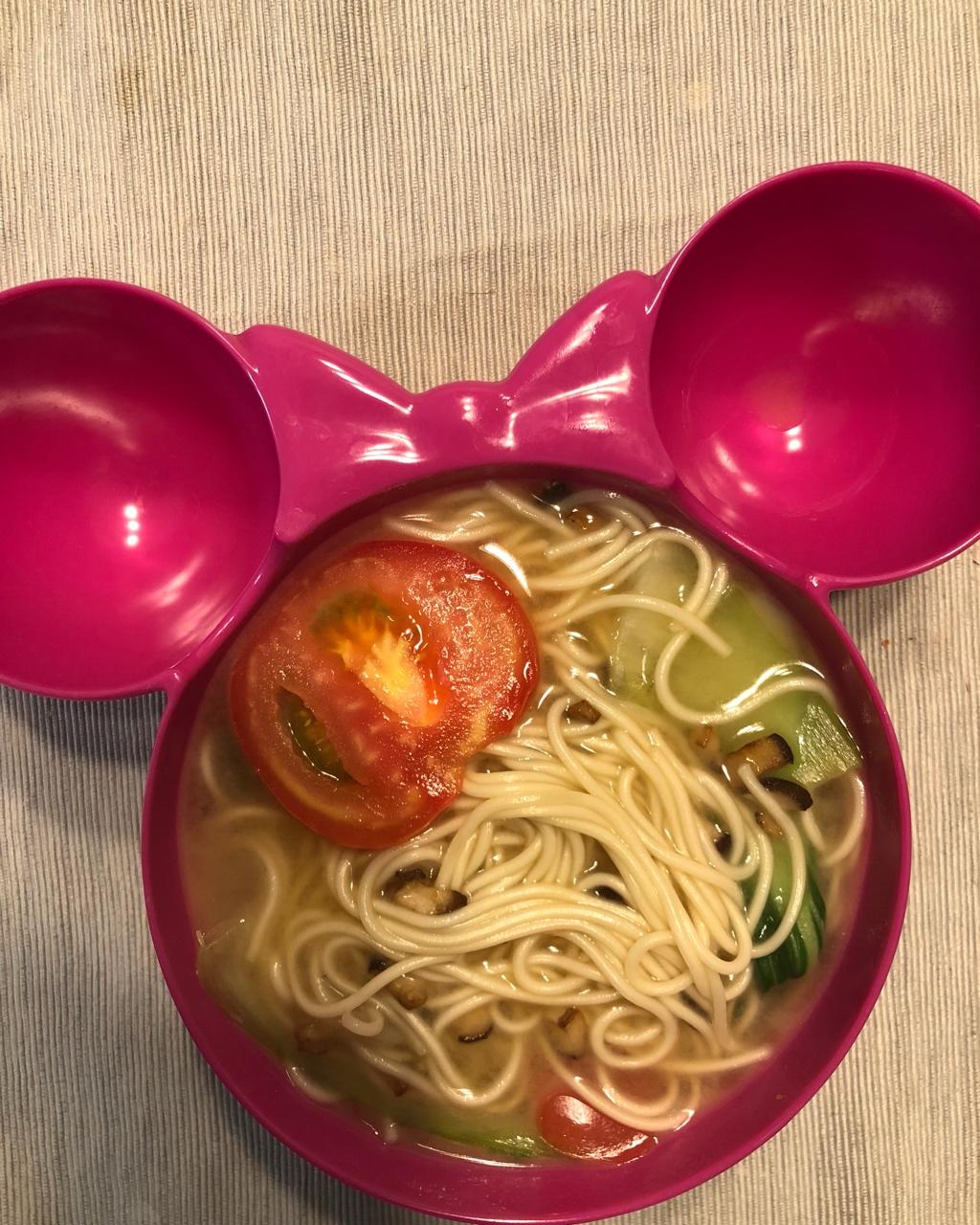 菌汤面条 看得见的香菇 尝得到的鲜美 这才是真正的菌汤